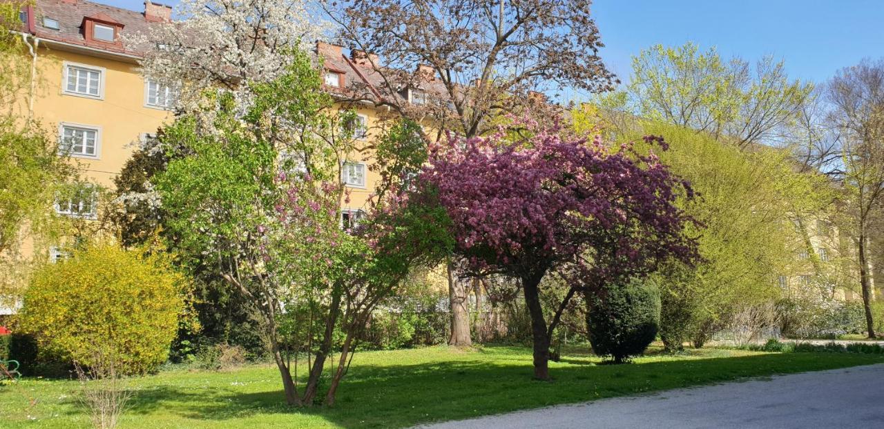 White Flat By Grazrentals With Cool Location & Free Parking Eksteriør bilde