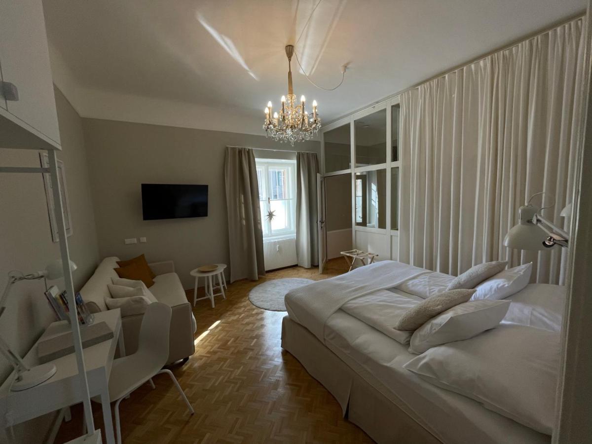 White Flat By Grazrentals With Cool Location & Free Parking Eksteriør bilde