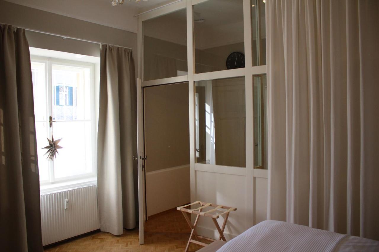 White Flat By Grazrentals With Cool Location & Free Parking Eksteriør bilde
