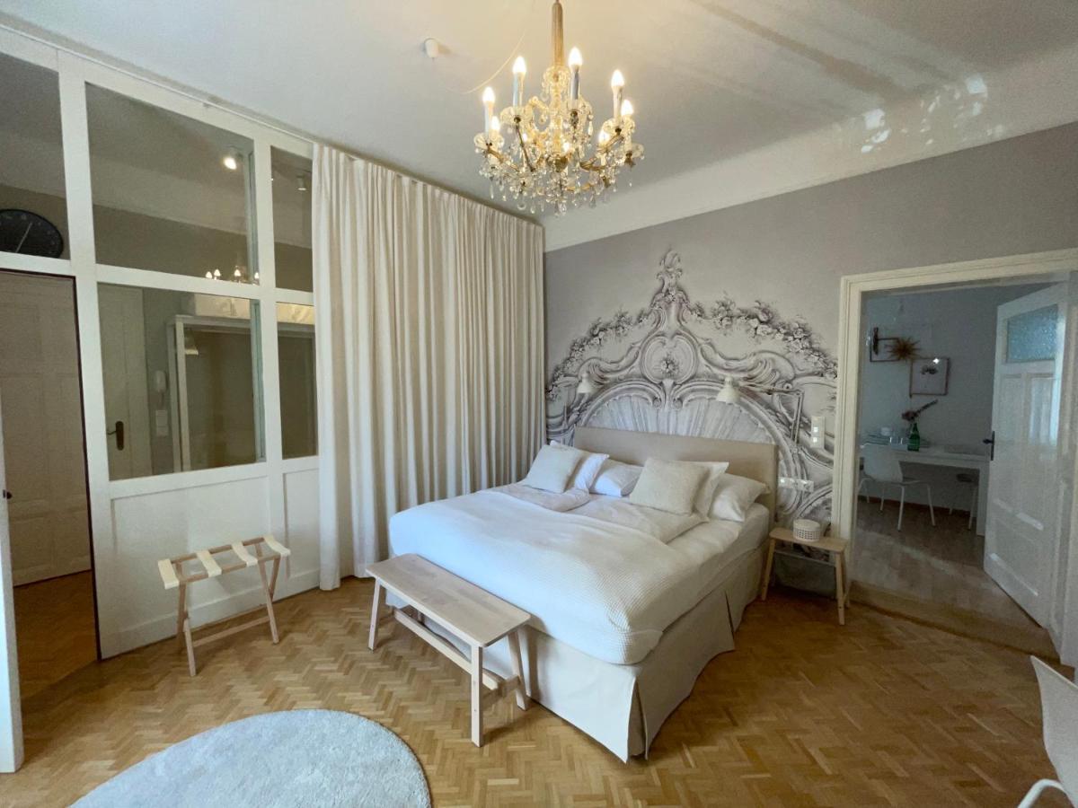 White Flat By Grazrentals With Cool Location & Free Parking Eksteriør bilde