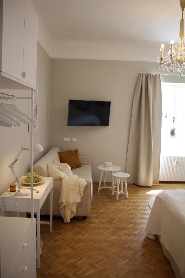 White Flat By Grazrentals With Cool Location & Free Parking Eksteriør bilde