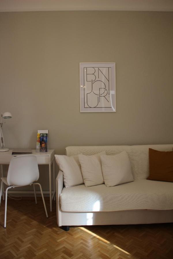 White Flat By Grazrentals With Cool Location & Free Parking Eksteriør bilde