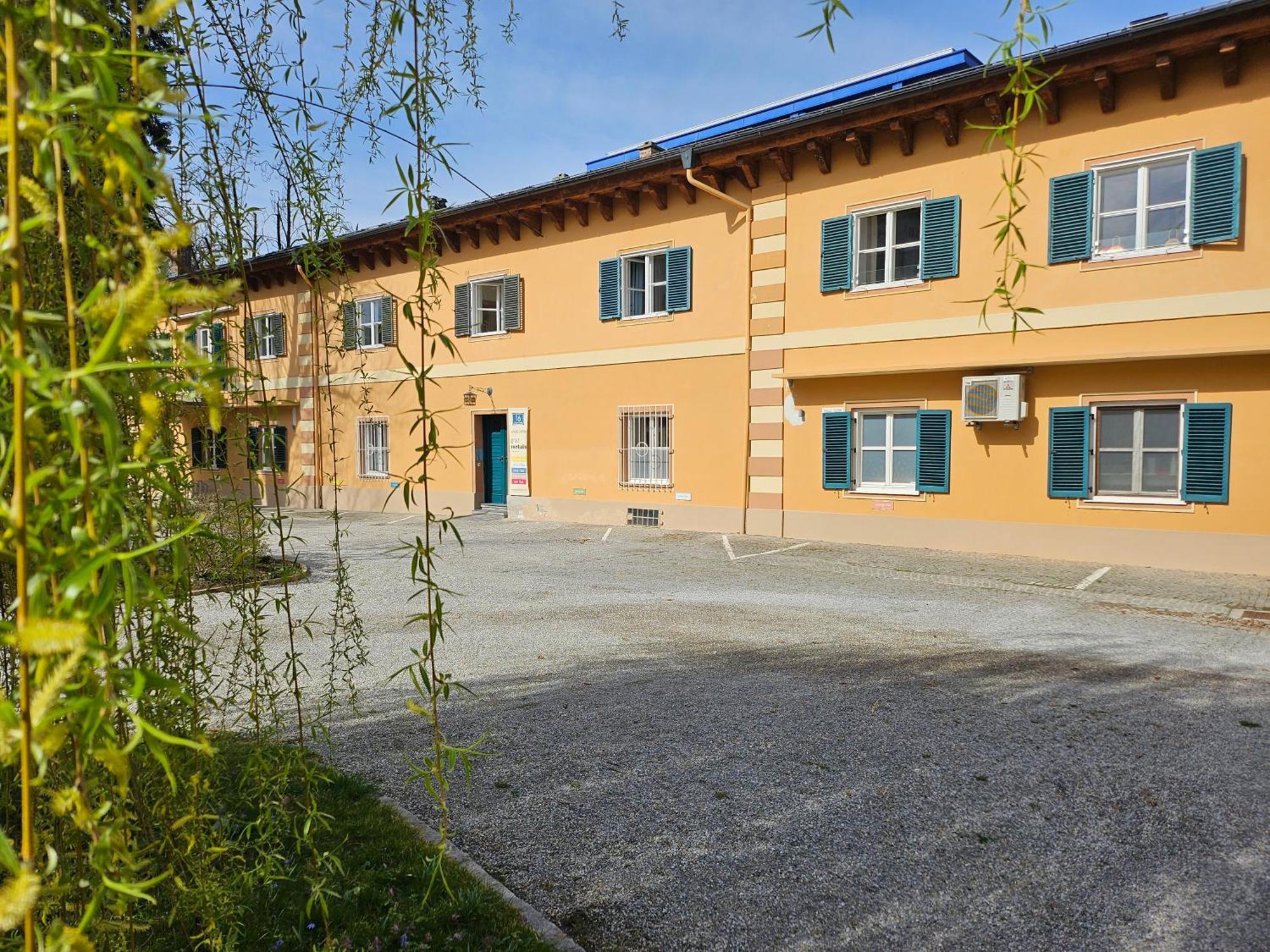 White Flat By Grazrentals With Cool Location & Free Parking Eksteriør bilde